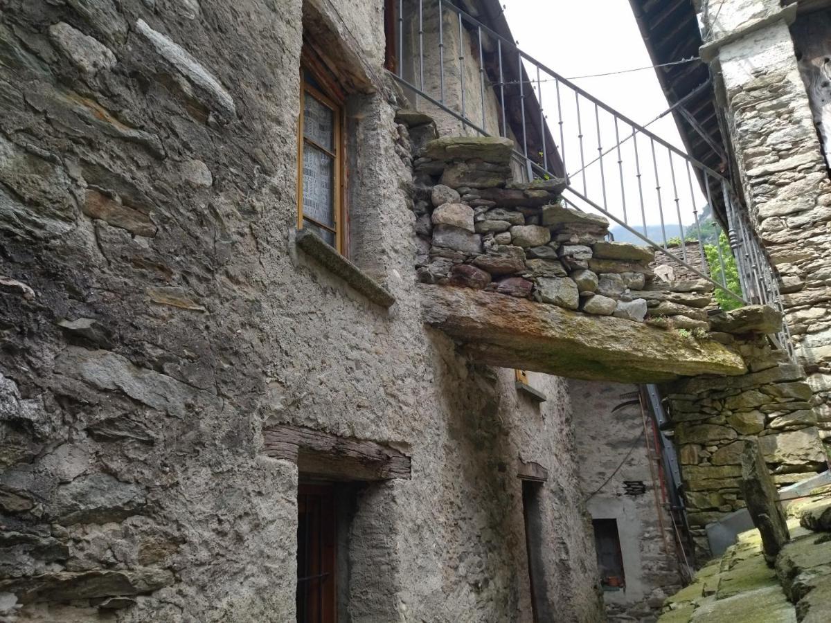 Il Fiume Di Fianco. Appartamento Alta Valsesia Mollia Bagian luar foto